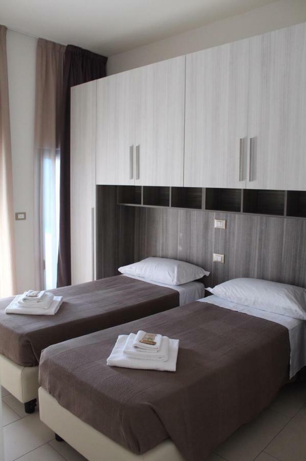 Time Out Aparthotel Казалеккьо-ди-Рено Экстерьер фото
